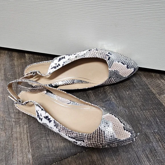 Vionic Flats - Picture 3 of 3